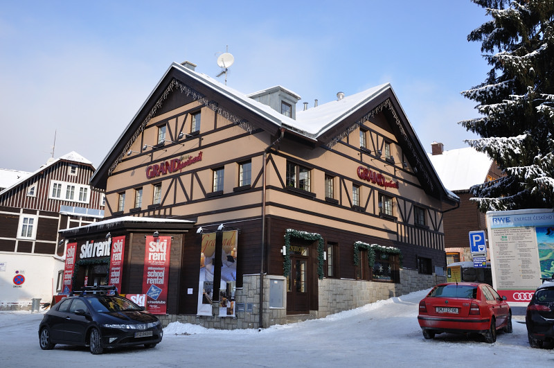 Pension Grand Apartments  ****