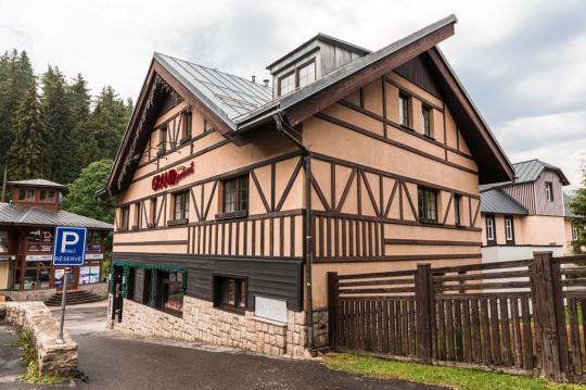 Pension Grand Apartments  ****