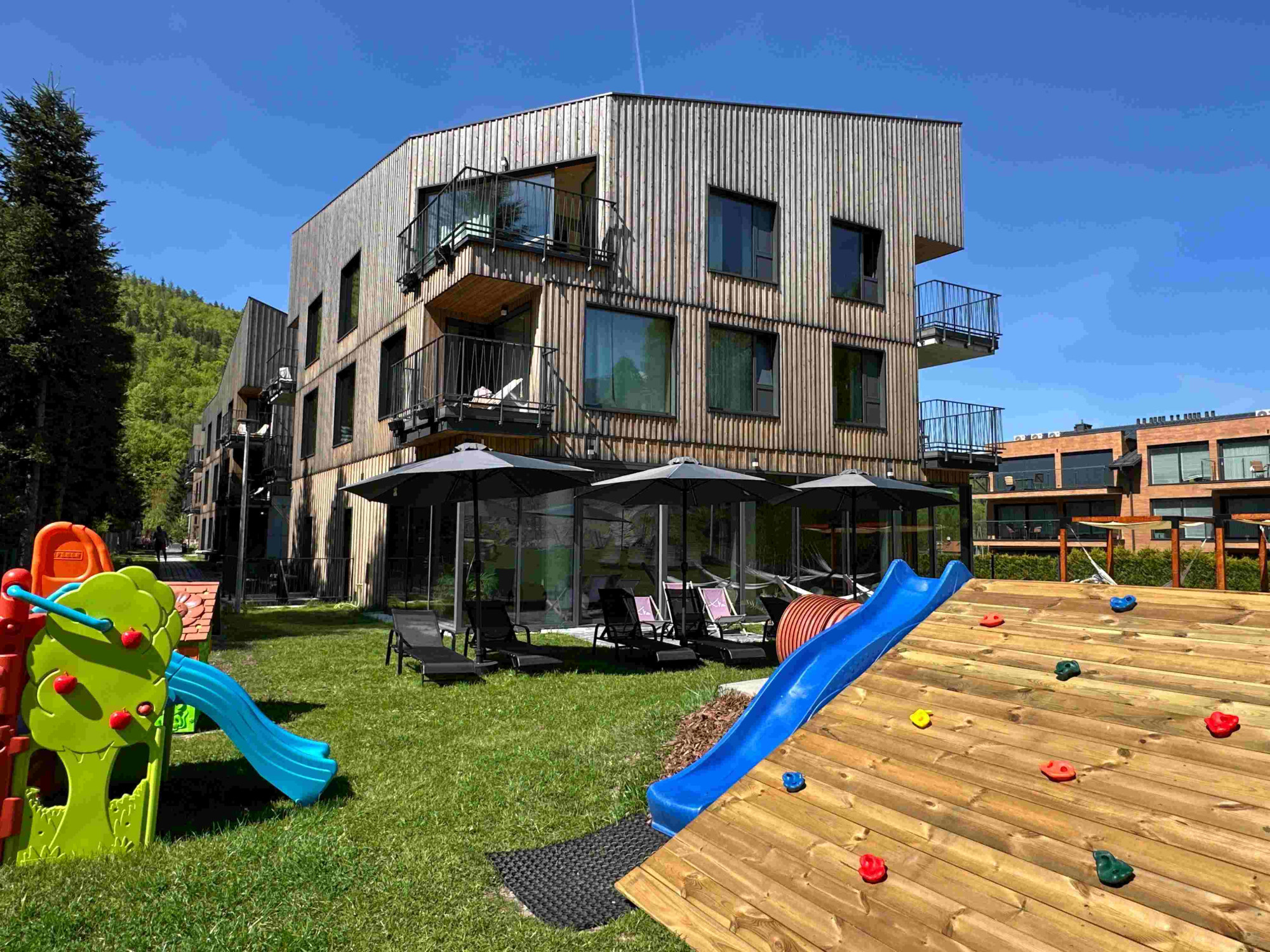 Apartments XYZ eXtreme You Zen