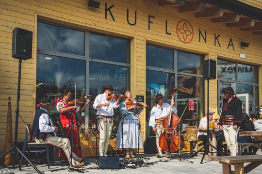 OSTERBRUNCH IM RESTAURANT KUFLONKA