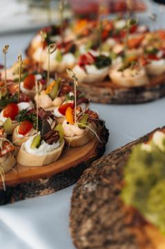 Horská večeře v oblacích