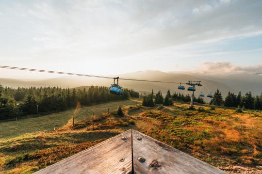 Hegyi vacsora a felhők felett