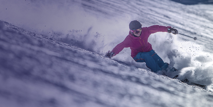 When does the ski season start in the resorts?